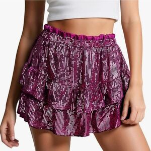 💬📃🔸️⏭️NWOT Fuchsia Sequin Layered Ruffle Mini Skirt Medium